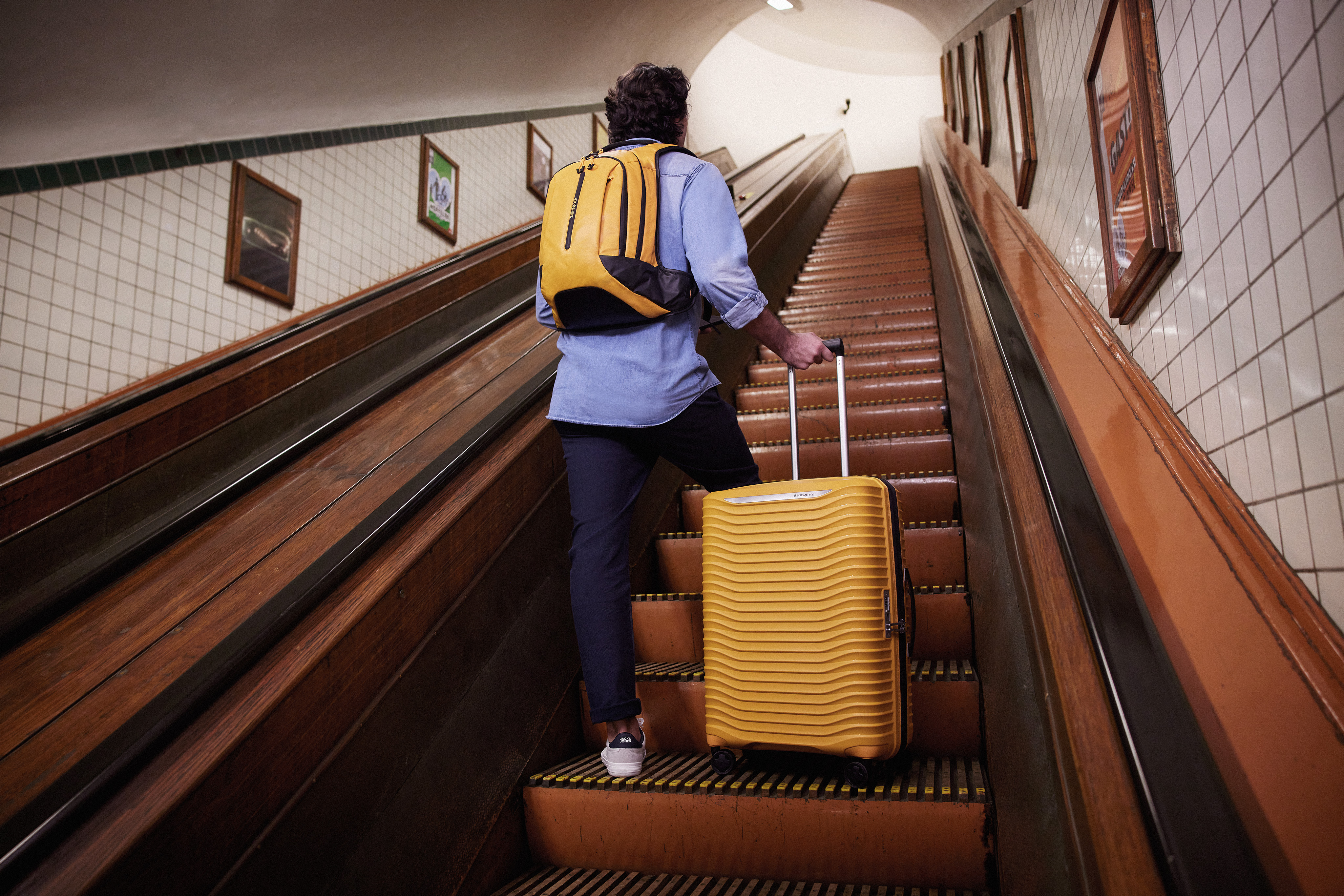 Samsonite person on an escalator in the Voetgangerstunnel