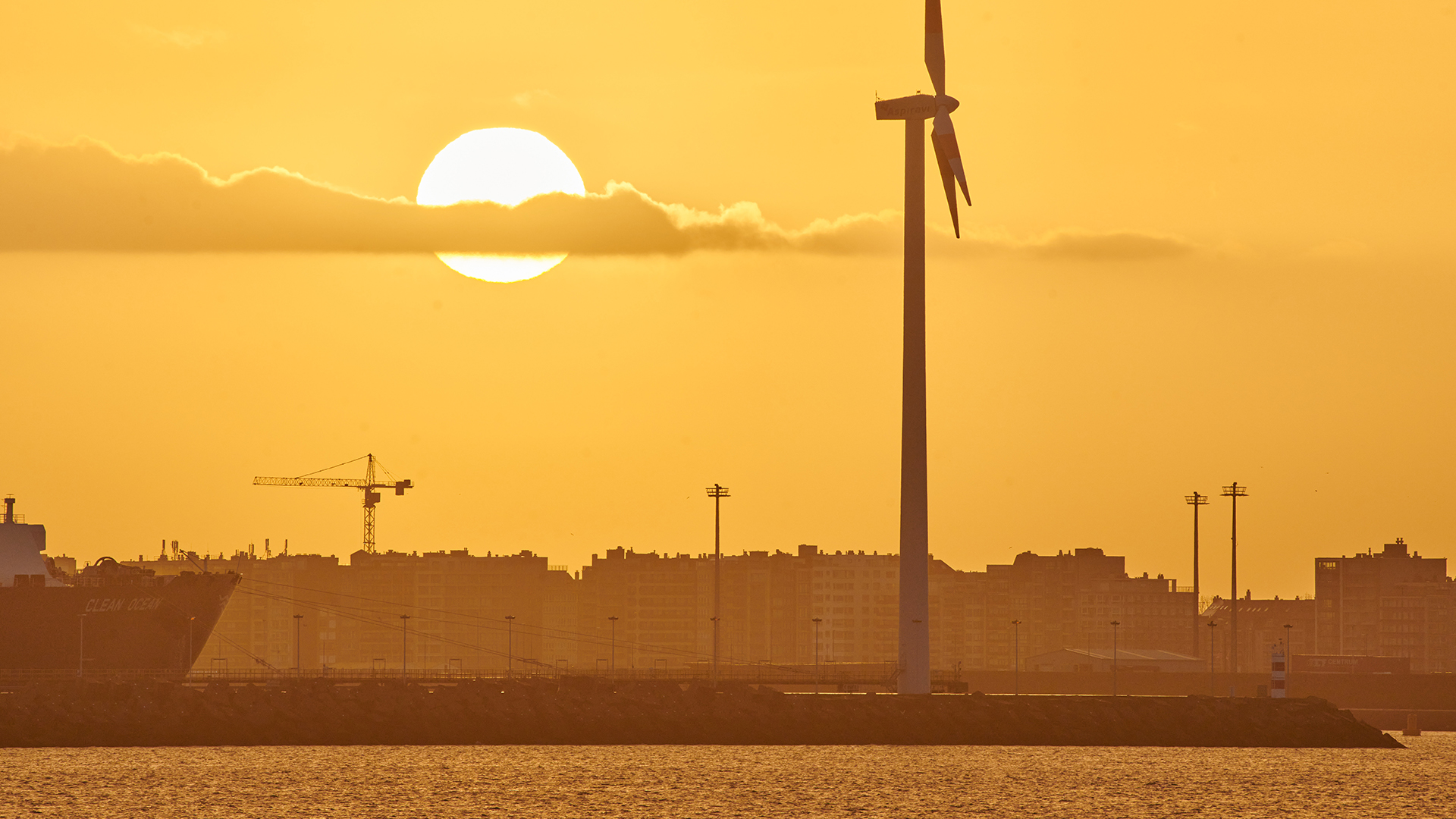 Renewable energy port