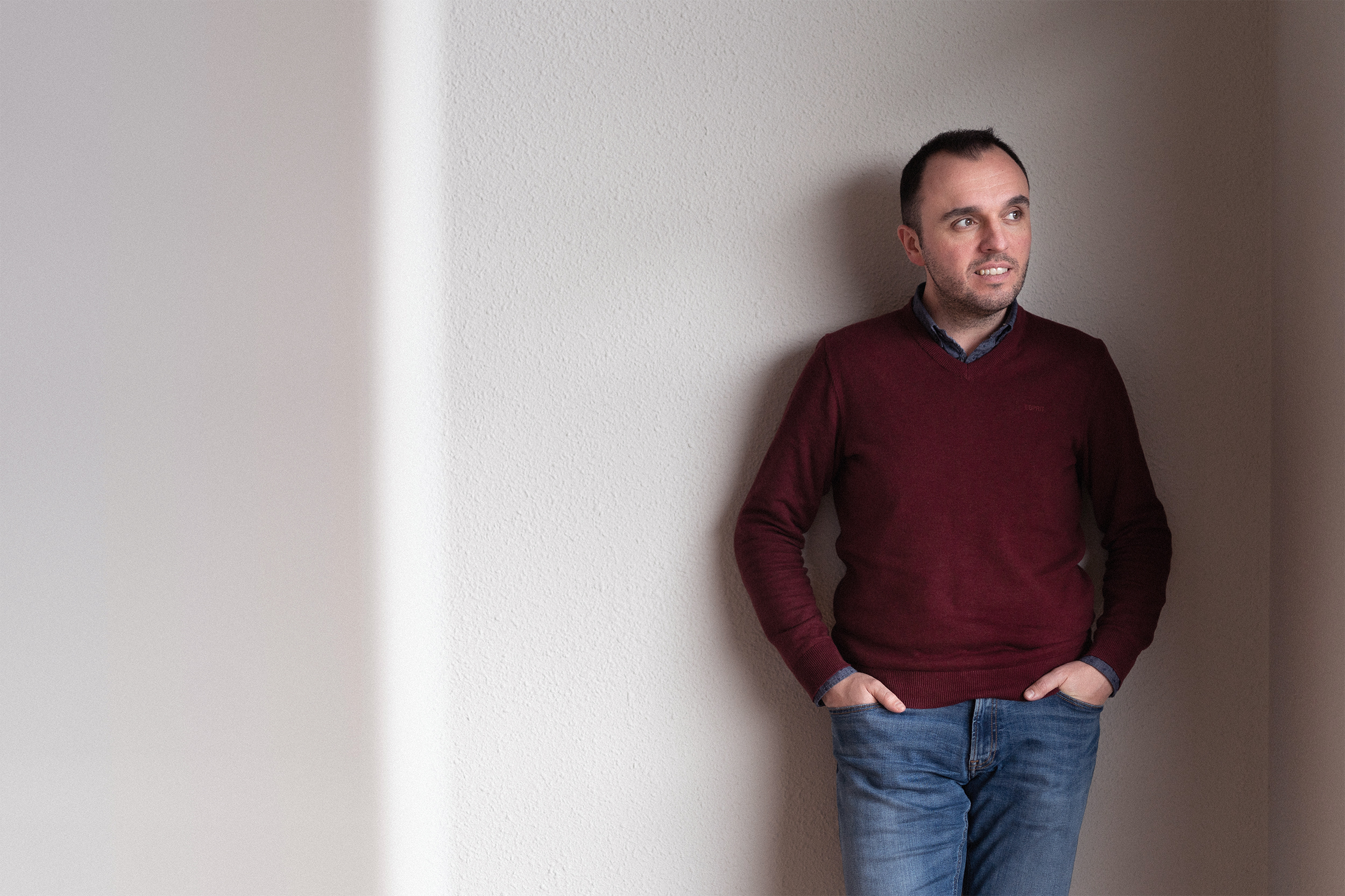 John De Wever at wall